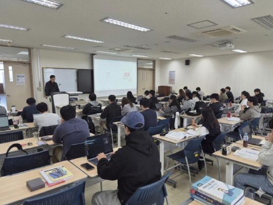 ������ �л����� '2026 AI��SW ���� â�� ��ŸƮ�� ç����'�� �����ϰ� �ִ�./��������=������