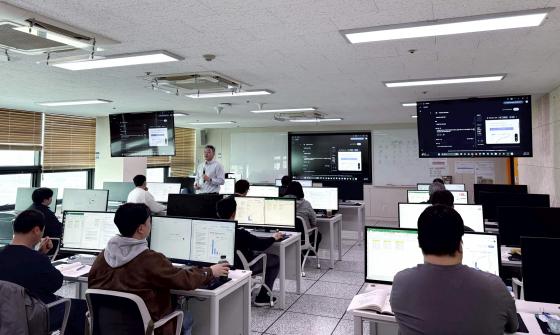 �پ��� ��� �����ڵ��� �ѱ�� �������´��� �����ϴ� '������ AI ����'�� ��� �ִ�./��������=�ѱ��