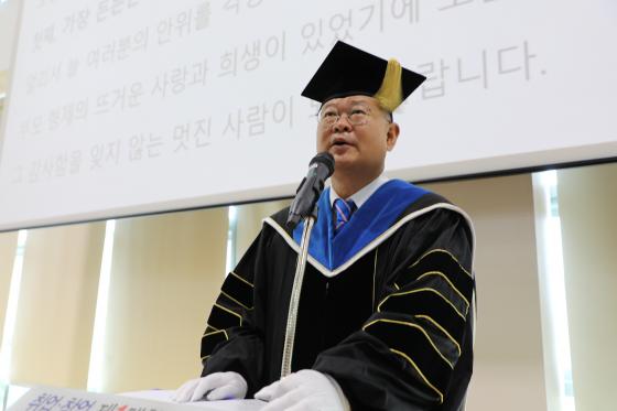 �ڿ뼮 ������ '2025�г⵵ �ı� �ܱ��� ���л� ����������'���� �����Ļ��ϰ� �ִ�./��������=��Ϻ��ǰ��д�