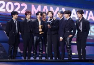 방탄소년단, '올해의 월드 아이콘' 수상..스트레이키즈 2관왕[2022 MAMA AWARDS](종합)