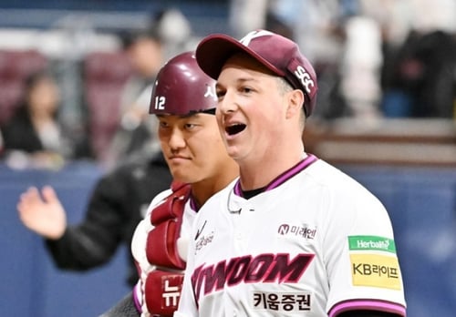 두산 압도한 K본능 &quot;개막전까지 에너지 유지&quot;