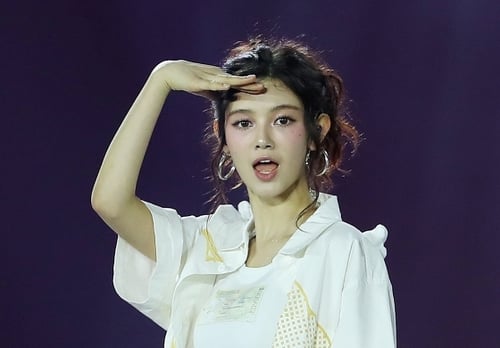 뉴진스 다니엘, &#39;활동 중단&#39; 후 심경 &quot;버니즈=나의 버팀목&quot;