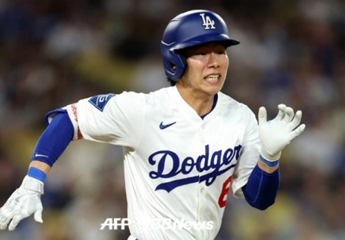 &#39;터졌다!&#39; LAD 김혜성 이정후 바로 앞에 뚝 떨어지는 적시타 폭발, 시즌 11번째 타점